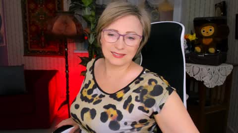 Vivien online show from January 4, 9:00 am