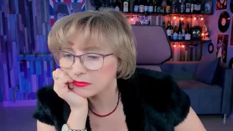 Vivien online show from September 20, 1:45 pm