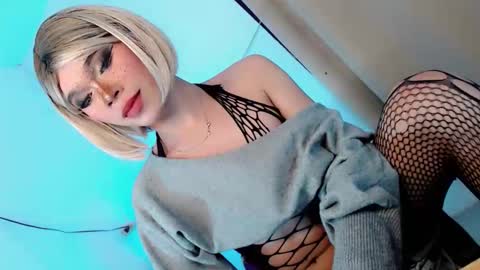 Snapshot of sugarxbaby_ chatting on June 11, 1:42 pm LoveSugar online show from June 11, 1:42 pm