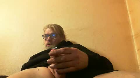 Snapshot of sugerdaddi chatting on February 21, 4:24 am HotDenmark online show from February 21, 4:24 am