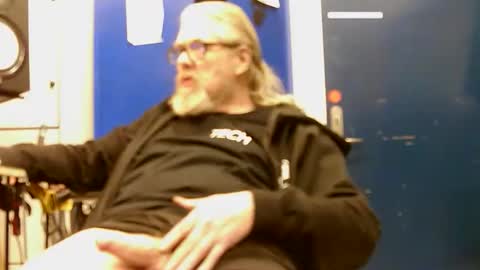 Snapshot of sugerdaddi chatting on February 22, 1:07 am HotDenmark online show from February 22, 1:07 am