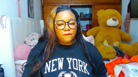 Snapshot of suggarbaby1 chatting on February 21, 7:01 am Cami Back in 2 hours online show from February 21, 7:01 am