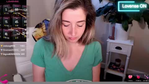 Snapshot of suggestivebehavior chatting on October 10, 12:59 pm Mia online show from October 10, 12:59 pm