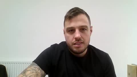 Snapshot of suggs124 chatting on December 11, 2:33 pm suggs124 online show from December 11, 2:33 pm