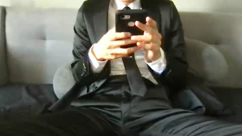 Snapshot of suitfetishez chatting on June 23, 6:50 pm suitfetishez online show from June 23, 6:50 pm
