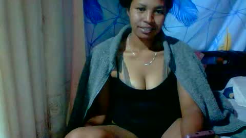 Snapshot of sukietalore chatting on May 22, 11:43 pm SukieTalore online show from May 22, 11:43 pm
