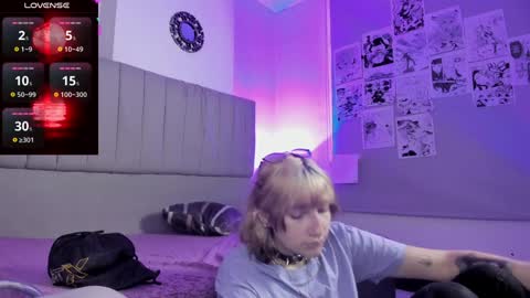 Snapshot of sukifuyu__ chatting on December 20, 12:38 pm    online show from December 20, 12:38 pm