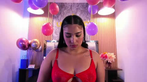 Snapshot of sulay_kim chatting on May 26, 7:43 pm Sulay online show from May 26, 7:43 pm