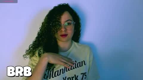 Snapshot of sultrysecrets_ chatting on February 9, 7:51 pm Ann online show from February 9, 7:51 pm