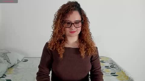 Snapshot of sultrysecrets_ chatting on February 13, 8:05 pm Ann online show from February 13, 8:05 pm