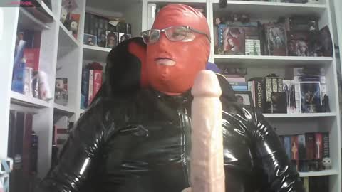Snapshot of sumisolatex chatting on March 11, 6:25 pm Sumisolatex online show from March 11, 6:25 pm