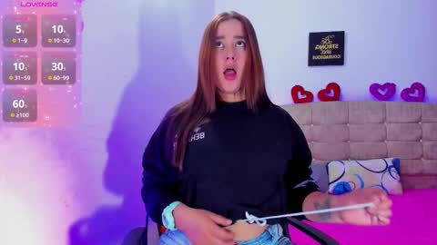 summer_girls01 online show from January 10, 4:14 am