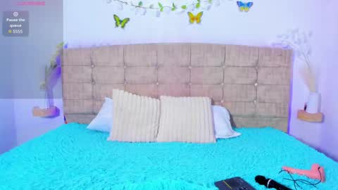 Snapshot of summer_girls01 chatting on March 21, 6:00 pm summer_girls01 online show from March 21, 6:00 pm