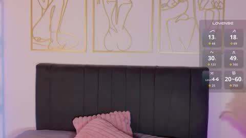 Snapshot of summer_holiday chatting on November 7, 7:52 am OnlyFans summer holiday online show from November 7, 7:52 am