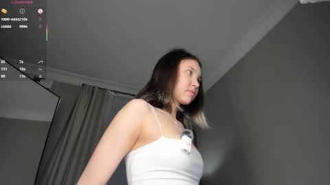 Snapshot of summer_lilac chatting on November 17, 9:20 pm Nelly online show from November 17, 9:20 pm