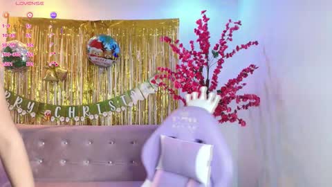 Snapshot of summer_miller chatting on December 18, 11:27 am summer_miller online show from December 18, 11:27 am