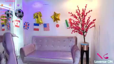 summer_miller online show from June 17, 11:45 am