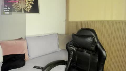 Summer online show from January 11, 2:22 pm