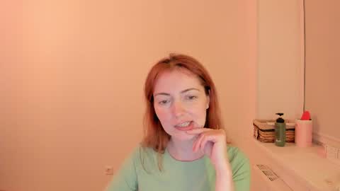Snapshot of summer_preston chatting on June 12, 9:03 pm Summer Preston online show from June 12, 9:03 pm