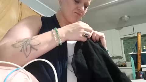 Summer Divine online show from October 12, 7:29 am