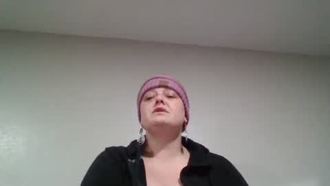 Summer Divine online show from November 18, 8:19 am