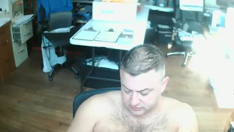 Snapshot of summerfun35 chatting on December 1, 5:35 pm cincyguy online show from December 1, 5:35 pm