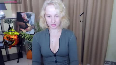 Snapshot of summerjem chatting on November 1, 9:33 am summerjem online show from November 1, 9:33 am