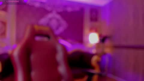 Snapshot of summerssangel chatting on February 19, 6:33 am - - online show from February 19, 6:33 am