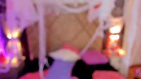 Snapshot of summerssangel chatting on October 25, 8:00 am - - online show from October 25, 8:00 am