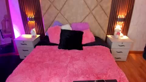 Snapshot of summerssangel chatting on November 6, 2:40 pm - - online show from November 6, 2:40 pm