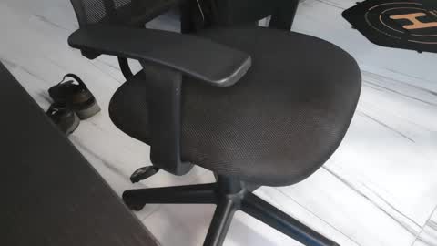 Snapshot of sun116 chatting on December 8, 12:40 am sun116 online show from December 8, 12:40 am