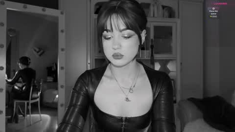 Snapshot of sun_for_you chatting on November 22, 9:58 pm Miss Nelly online show from November 22, 9:58 pm