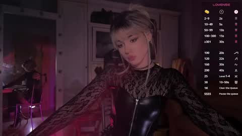 Miss Nelly online show from April 25, 7:33 pm