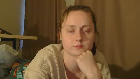Snapshot of sun_sparkle chatting on June 28, 6:58 pm Olivia online show from June 28, 6:58 pm