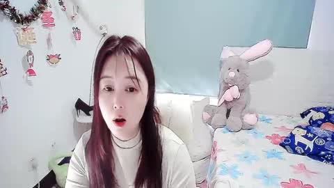 Snapshot of sun_yummy chatting on February 9, 6:11 am Lucis online show from February 9, 6:11 am