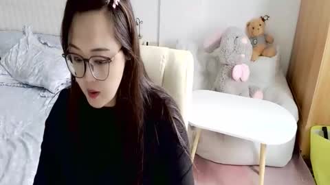 Snapshot of sun_yummy chatting on October 31, 4:13 am Lucis online show from October 31, 4:13 am