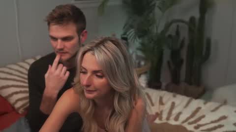 Snapshot of sunfeather chatting on December 12, 1:10 am Blaire Axel online show from December 12, 1:10 am