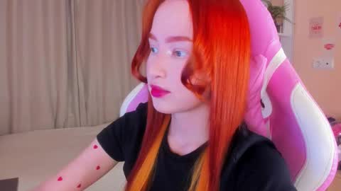 Snapshot of sunflare_ chatting on December 17, 6:47 pm sunflare_ online show from December 17, 6:47 pm