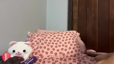 Snapshot of sunneeshellee chatting on April 29, 7:09 pm sunneeshellee online show from April 29, 7:09 pm