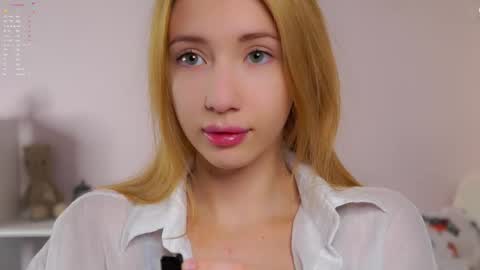 Lily online show from January 18, 2:43 pm