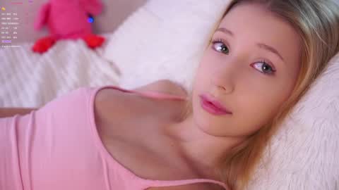 Snapshot of sunnmoonn chatting on May 13, 2:47 pm Lily online show from May 13, 2:47 pm