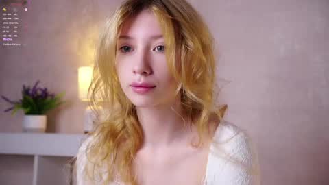 Snapshot of sunnmoonn chatting on May 29, 2:37 pm Lily online show from May 29, 2:37 pm