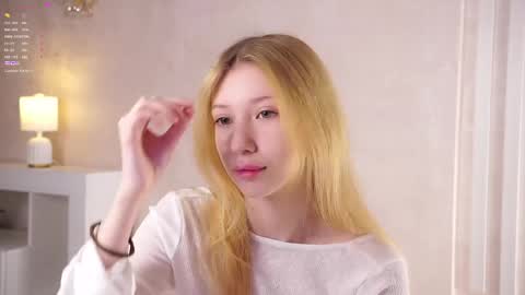 Snapshot of sunnmoonn chatting on May 31, 2:35 pm Lily online show from May 31, 2:35 pm