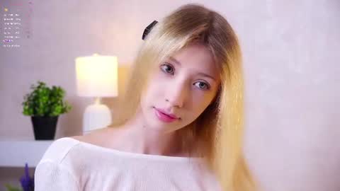 Snapshot of sunnmoonn chatting on June 13, 2:37 pm Lily online show from June 13, 2:37 pm