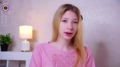 Snapshot of sunnmoonn chatting on June 14, 2:41 pm Lily online show from June 14, 2:41 pm