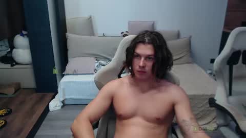 Snapshot of sunny1girl chatting on August 5, 4:43 pm Alice and Sergey online show from August 5, 4:43 pm