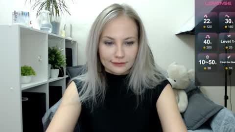 Snapshot of sunny_bunny6 chatting on October 1, 5:13 am Naomi online show from October 1, 5:13 am