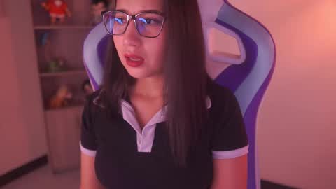 Snapshot of sunny_flower_ chatting on January 14, 1:33 am SUNNY online show from January 14, 1:33 am