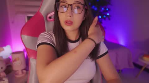 Snapshot of sunny_flower_ chatting on February 12, 2:28 am SUNNY online show from February 12, 2:28 am