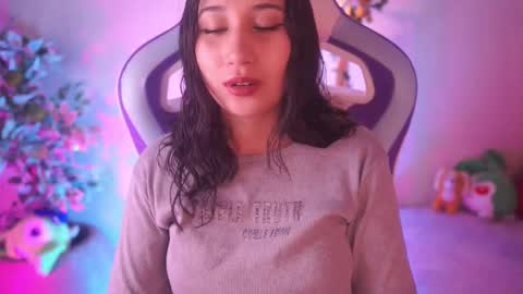 Snapshot of sunny_flower_ chatting on February 17, 12:51 am SUNNY online show from February 17, 12:51 am